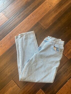 Vintage 80s Gitano Petite Light Blue Denim Jeans waist is a 29